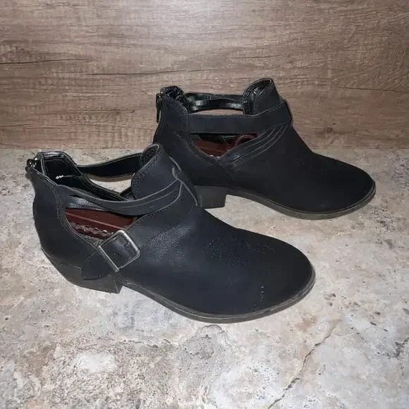 Jellypop MacKay Women’s Size 8M Stock #731808 Ankle Bootie Boots Black Belted - Picture 4 of 13